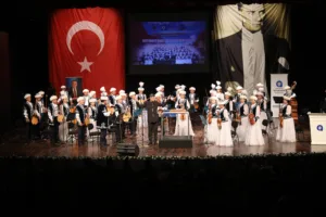 Türk Dünyasında Ezgiler Konseri Büyüledi - Mega TV Turk Dunyasindan Ezgiler konseri 1 min - Mega TV