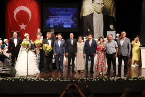Türk Dünyasında Ezgiler Konseri Büyüledi - Mega TV Turk Dunyasindan Ezgiler konseri 9 min - Mega TV