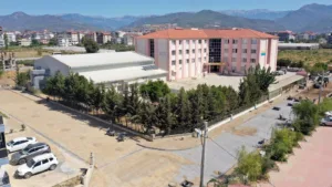Zeliha Tuncer Anadolu İmam Hatip Lisesi Yolu Parke Ve Kaldırım Çalışmalarıyla Yenileniyor - Mega TV WhatsApp Image 2023 09 12 at 15.24.21 1 min - Mega TV