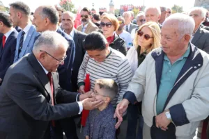 Başkan Büyükkılıç, Cumhuriyet Bayramı Kutlamasında Çelenk Sundu - Mega TV 11 v - Mega TV