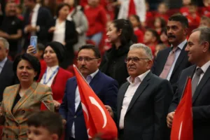 Başkan Büyükkılıç: ''Bizim İçin Cumhuriyet Halka hizmettir'' - Mega TV 3 l 1 min - Mega TV