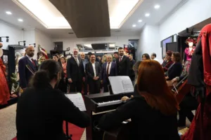 Kayseri Devlet Tiyatrosu, Muhteşem Bir Açılışla "PERDE" Dedi - Mega TV 3 z min - Mega TV