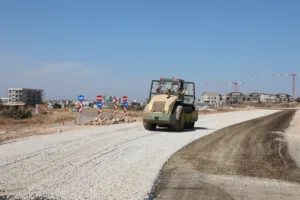 Altıntaş Bölgesine Değer Katacak Yeni Yollar Açılıyor - Mega TV AKSU CALKAYA TURKES BULVARI ASFALT CALISMASI 1 min - Mega TV
