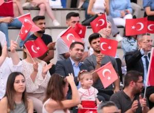 ALKÜ’de 100. Yıl Coşkusu - Mega TV ALKUDE 100. YIL COSKUSU 4 min - Mega TV
