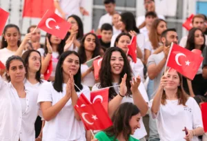 ALKÜ’de 100. Yıl Coşkusu - Mega TV ALKUDE 100. YIL COSKUSU 5 min - Mega TV