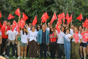 BASKAN BOCEK GENCLERLE ZEYTIN AGACI DIKTI 1 min - Mega TV