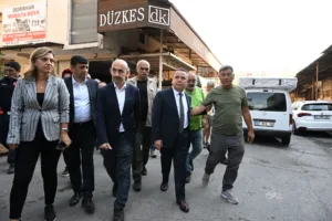 Baskan Bocek yangindan zarar goren esnafi ziyaret etti 18 min - Mega TV