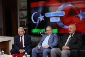 Kardeş Şehir Misrata'nın Belediye Başkanı ve Heyetinden Başkan Büyükkılıç'a Ziyaret - Mega TV CR3 3669 5 - Mega TV