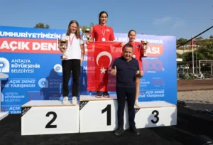 CUMHURIYET 100. YILI ACIK DENIZ YUZME YARISI 11 - Mega TV