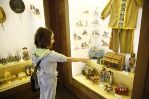 Engelli Misafirler Antalyayi Gezdi 5 min - Mega TV