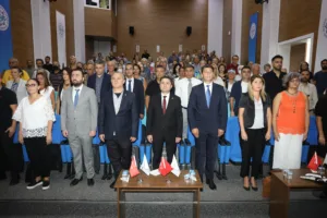 ILK DERS REKTOR TURKDOGANDAN 1 min - Mega TV