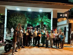 Zafer Partisi Alanya'daki Rus Sitesine Türk Bayrağı Astı - Mega TV IMG 20231025 WA0143 - Mega TV