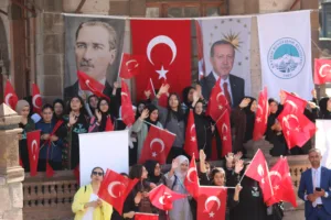 Büyük Şehir İle Kayseri'yi ''100. Yıl '' Heyecanı Sardı - Mega TV IMG 0155 y min - Mega TV