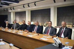 Muhtarlardan Başkan Büyükkılıç'a "19 Ekim" Ziyareti - Mega TV ND5 8663 m min - Mega TV