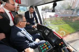 Talas Mevlana-Cumhuriyet Meydanı Tramvay Hattı, Bakan Özhaseki’nin Vatman Koltuğunda Sürüşü İle Hizmete Başladı - Mega TV NURI9581 x - Mega TV