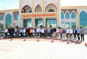 Rektör Türkdoğan Alanya Basınını Ağırladı - Mega TV REKTOR TURKDOGAN ALANYA BASININI AGIRLADI 1 min - Mega TV