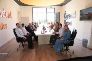 Rektör Türkdoğan' dan Öğrencilere Hoş Geldin Mesajı - Mega TV REKTOR TURKDOGANDAN OGRENCILERE HOS GELDIN MESAJI 9 min - Mega TV