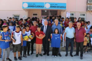 Serik Dikmen okulu spor malzemesi dagitim 4 min - Mega TV