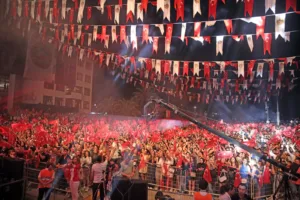 Alanya Cumhuriyet İçin Yürüdü Coşku Funda Arar İle Zirve Yaptı - Mega TV WhatsApp Image 2023 10 30 at 00.37.42 - Mega TV