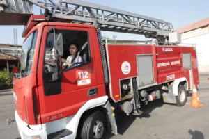250 aday itfaiye eri olabilmek için ter döktü - Mega TV Buyuksehir 50 Itfaiye Eri Aliyor 10 min - Mega TV