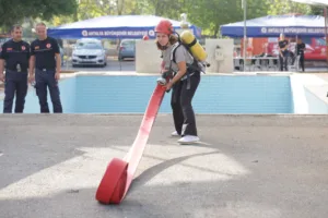 250 aday itfaiye eri olabilmek için ter döktü - Mega TV Buyuksehir 50 Itfaiye Eri Aliyor 16 min - Mega TV