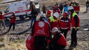 Erciyes’te Kurtarma Tatbikatı Düzenlendi - Mega TV DSC04438 5 d - Mega TV