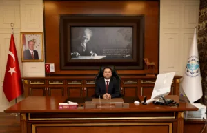 Rektör Türkdoğan: “Atatürk, Kalbimizde Yaşayan Büyük Bir Liderdir” - Mega TV Rektor Turkdogan 10 Kasim mesaji 1 - Mega TV