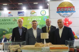 Alanya, Yörex Yöresel Ürünler Fuarı'nda Birleşerek Büyük İlgi Çekti - Mega TV WhatsApp Image 2023 11 02 at 15.44.48 1 - Mega TV