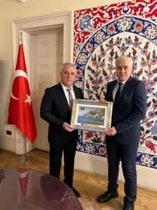 Başkan Erdem İngiltere’de Alanya’yı Tanıtıyor - Mega TV WhatsApp Image 2023 11 03 at 17.08.02 1 - Mega TV