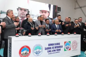 Bakan Özhaseki Ve Başkan Büyükkılıç , Osman Ulubaş İlkokulu Ve Ortaokulu Temel Atma Töreni'ne Katıldı - Mega TV 1 g min - Mega TV