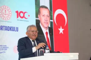 Bakan Özhaseki Ve Başkan Büyükkılıç , Osman Ulubaş İlkokulu Ve Ortaokulu Temel Atma Töreni'ne Katıldı - Mega TV 2 a min - Mega TV