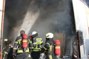Kayseri İtfaiyesi'nden 10 Araç, 37 Personel ile OSB'DEKİ Yangına Müdahale - Mega TV IMG 6523 9 min - Mega TV