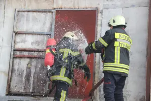 Kayseri İtfaiyesi'nden 10 Araç, 37 Personel ile OSB'DEKİ Yangına Müdahale - Mega TV IMG 6561 n min - Mega TV