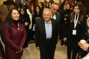 Başkan Büyükkılıç, Büyükşehir'deki Yerli Yabancı Öğrenci Ve Öğretmenlerin Programına Konul Oldu - Mega TV NURI0071 d 1 min - Mega TV