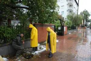 Kentte Etkili Olan Şiddetli Yağışlar Sonrası Alanya Belediyesi Tüm Ekipleri İle Sahada - Mega TV WhatsApp Image 2023 12 06 at 15.14.49 min - Mega TV