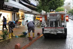 Kentte Etkili Olan Şiddetli Yağışlar Sonrası Alanya Belediyesi Tüm Ekipleri İle Sahada - Mega TV WhatsApp Image 2023 12 06 at 15.14.50 min - Mega TV
