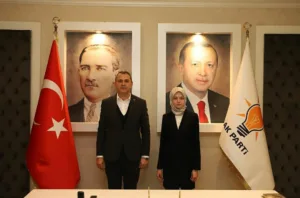 Zehranur Aydemir, Ak Parti Alanya İlçe Teşkilatını Ziyaret Ederek Gençlerle Buluştu - Mega TV a2d8e1a8 dca7 4ba8 9ebb d928754d8a56 - Mega TV