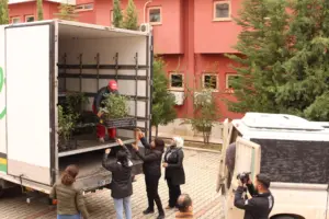 Elmalı'da 1300 Aronya Fidanı Çiftçiyle Buluşturuldu - Mega TV aronya fidan dagtimi elmali 10 min - Mega TV